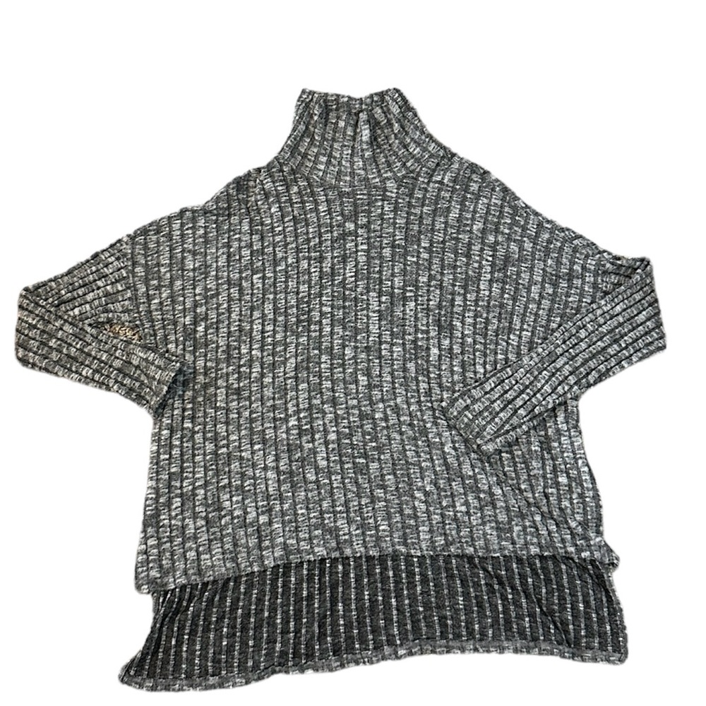 Size medium American Eagle grey turtleneck lightweight sweater